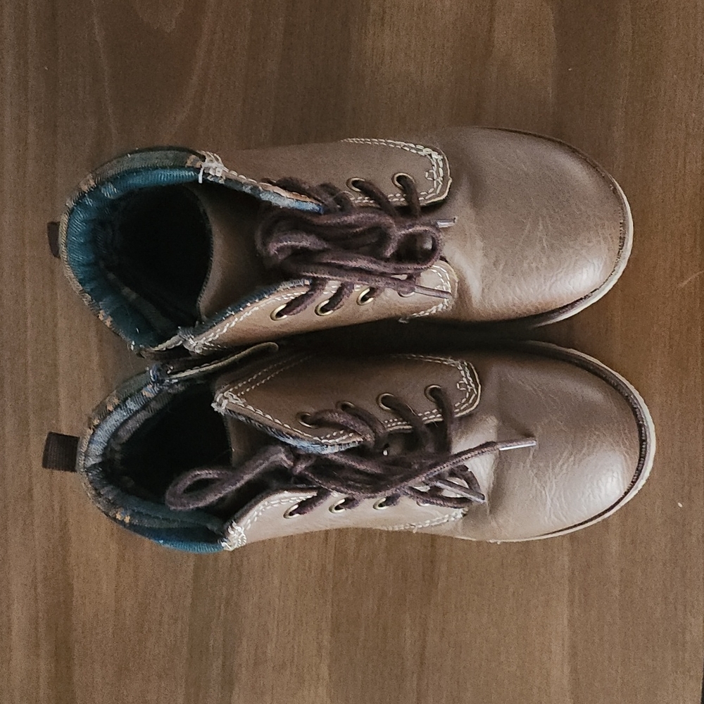 Carter's Boys  brown‎ boots size 11